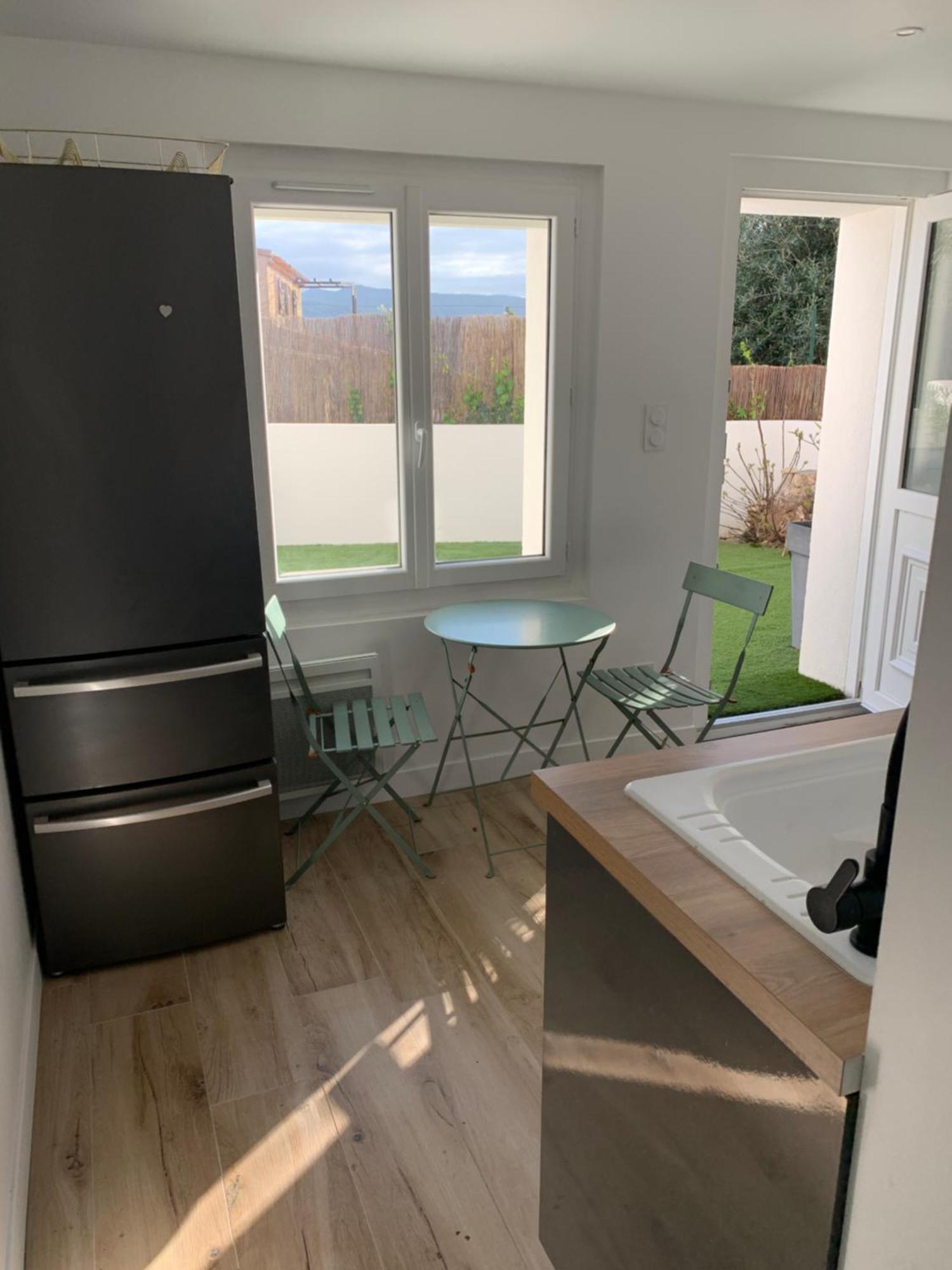 Studio Calme Aux Terrasses De カシ エクステリア 写真
